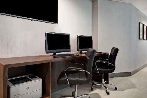 Hampton Inn By Hilton NY-JFK image 1