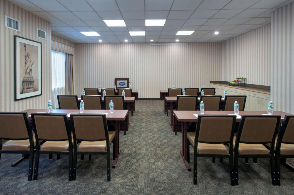 Hampton Inn By Hilton NY-JFK