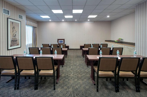 Hampton Inn By Hilton NY-JFK image 4